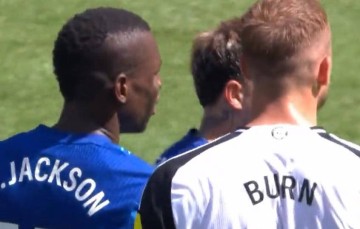 英超争五局势突变:纽卡斯尔主场六连胜反超曼城跻身前三,切尔西压力倍增