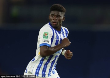 曼联豪掷1亿引援梦碎?巴莱巴社媒发声引热议