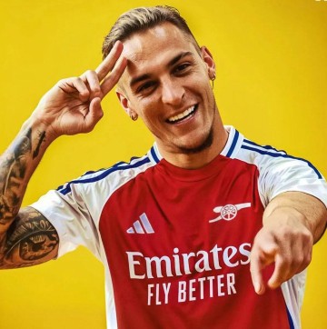 曝阿森纳也有意安东尼！更可能转会西甲，曼联不想重蹈林加德覆辙