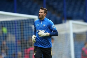 太阳报:切尔西门将贝蒂内利在家附近砍伐40英尺大树,引邻里纠纷