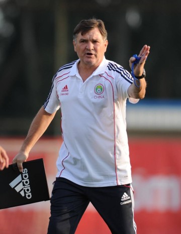 皇马能翻盘阿森纳吗?前国足主帅:必须的,皇马有能力进三四球