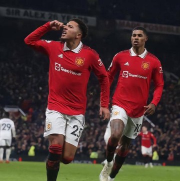 曼联的高薪困境:混子球员拒绝降薪,年轻球员恐受影响