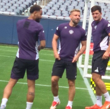 传曼联这月要定加纳乔去处！阿莫林提醒后卫，别光决赛现身