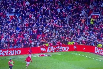 卡塞米罗强势复苏无法打动拉爵，曼联仍要清洗！不会给奥斯梅恩高薪