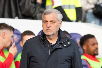 58岁前北京国安主帅发力，带队避免连败，迅速跃升法甲第4