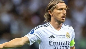 AC米兰签下金球巨星莫德里奇!年薪350万欧元,意甲争冠形势大逆转